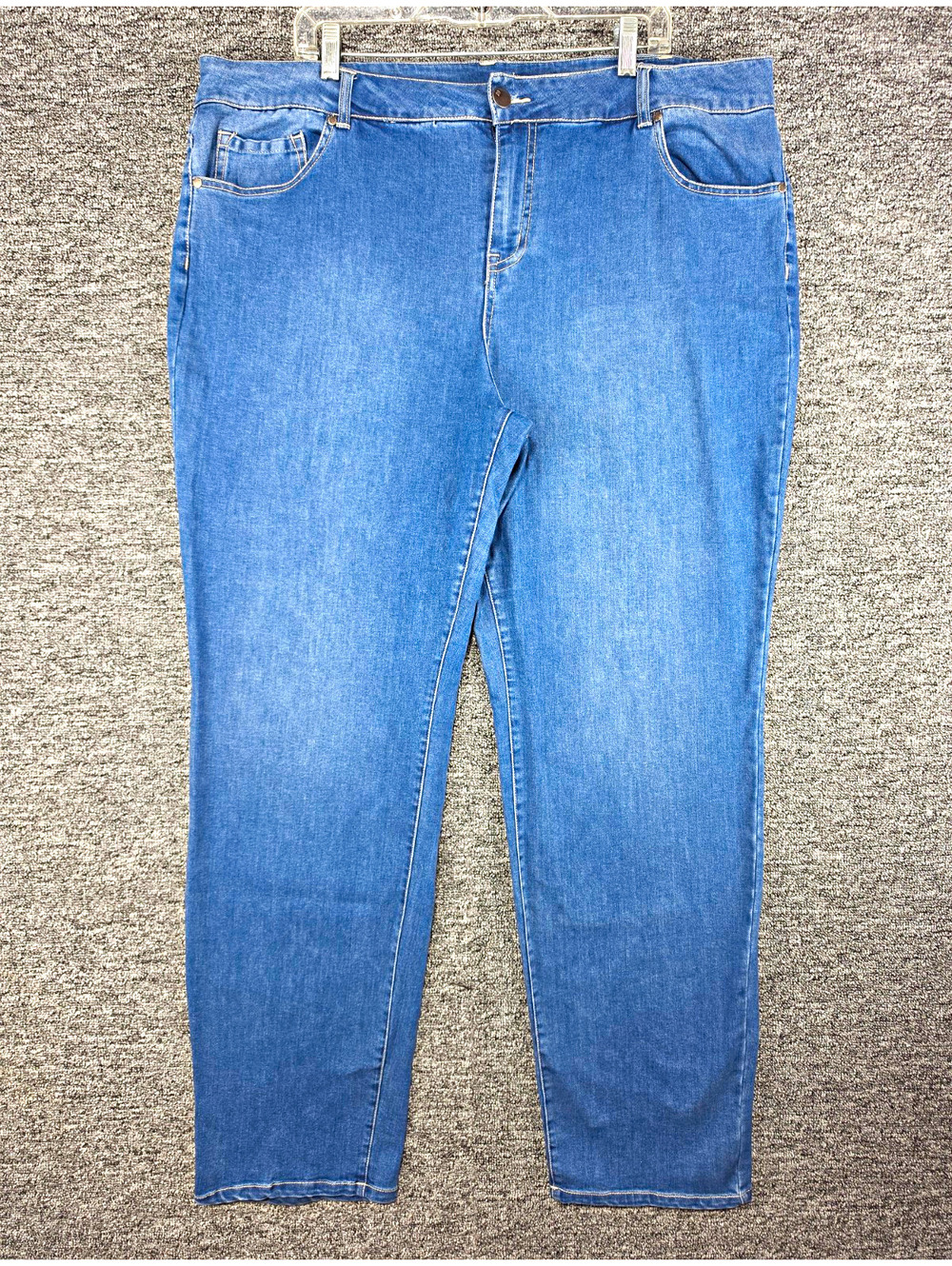 Avenue Denim Women's Straight Mid Rise Medium Wash Blue Stretch 5-Pocket Jeans